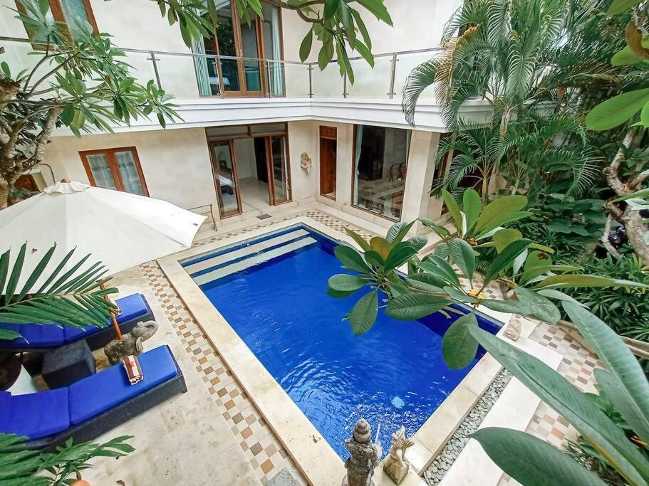 Dzawani Seminyak (Bali)